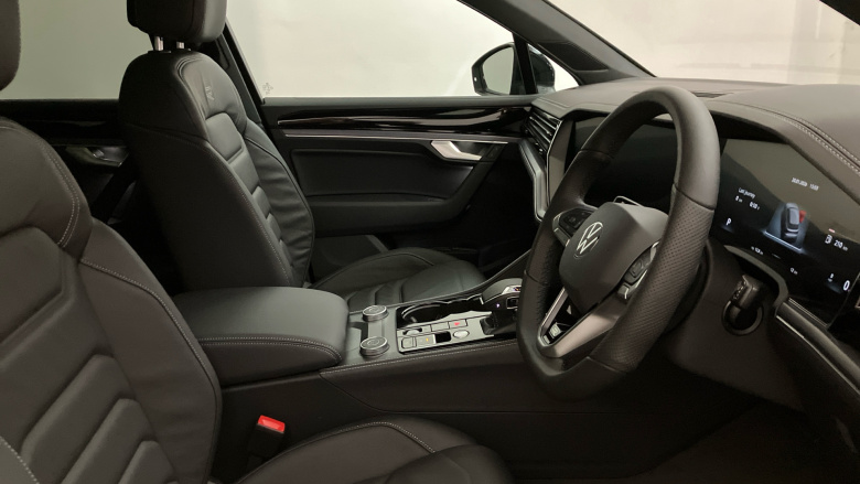 Volkswagen Touareg 3.0 V6 TDI 4Motion 286 Black Edition 5dr Tip Auto Diesel Estate